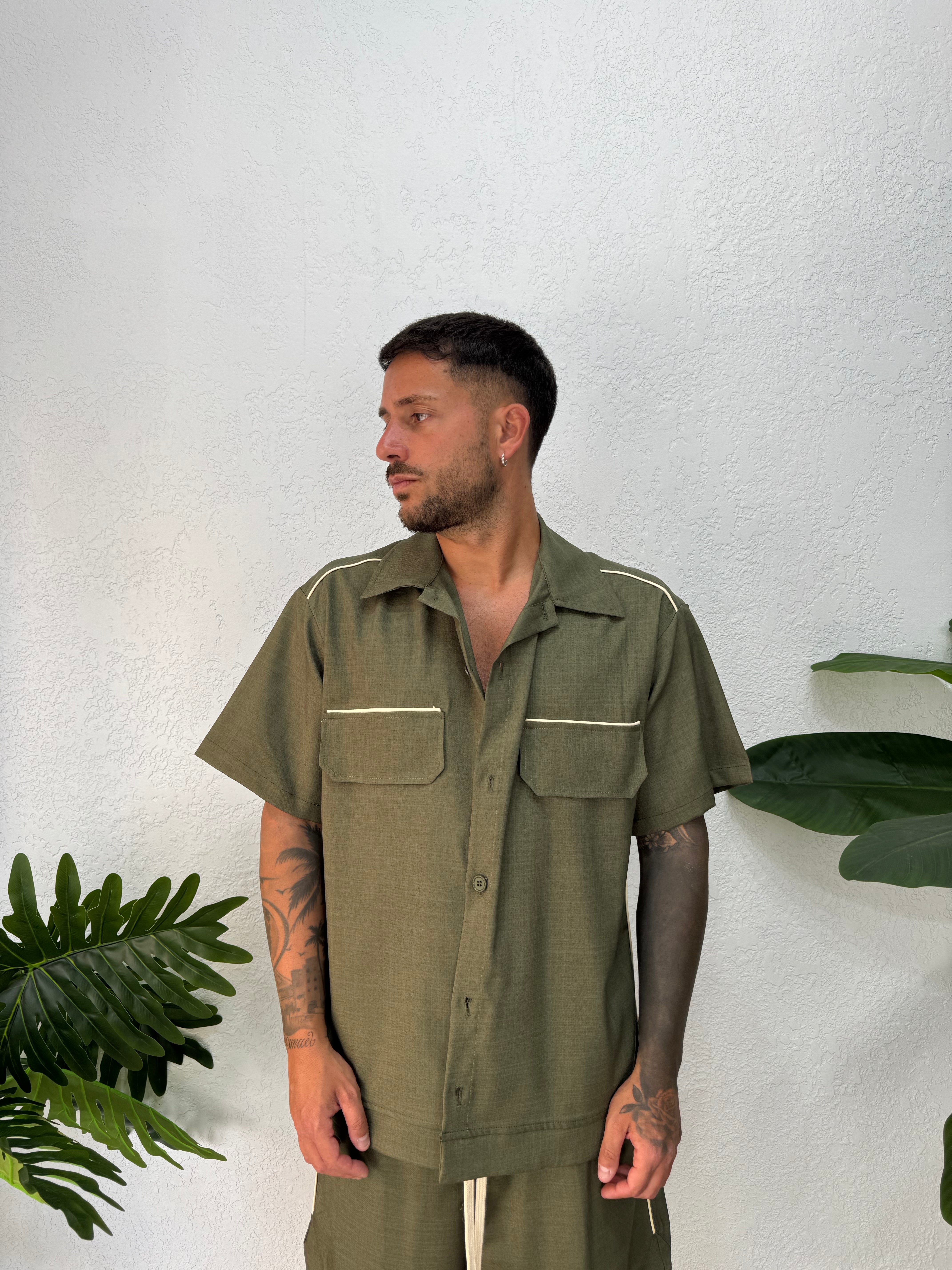 Camicia con Profili a Rilievo
