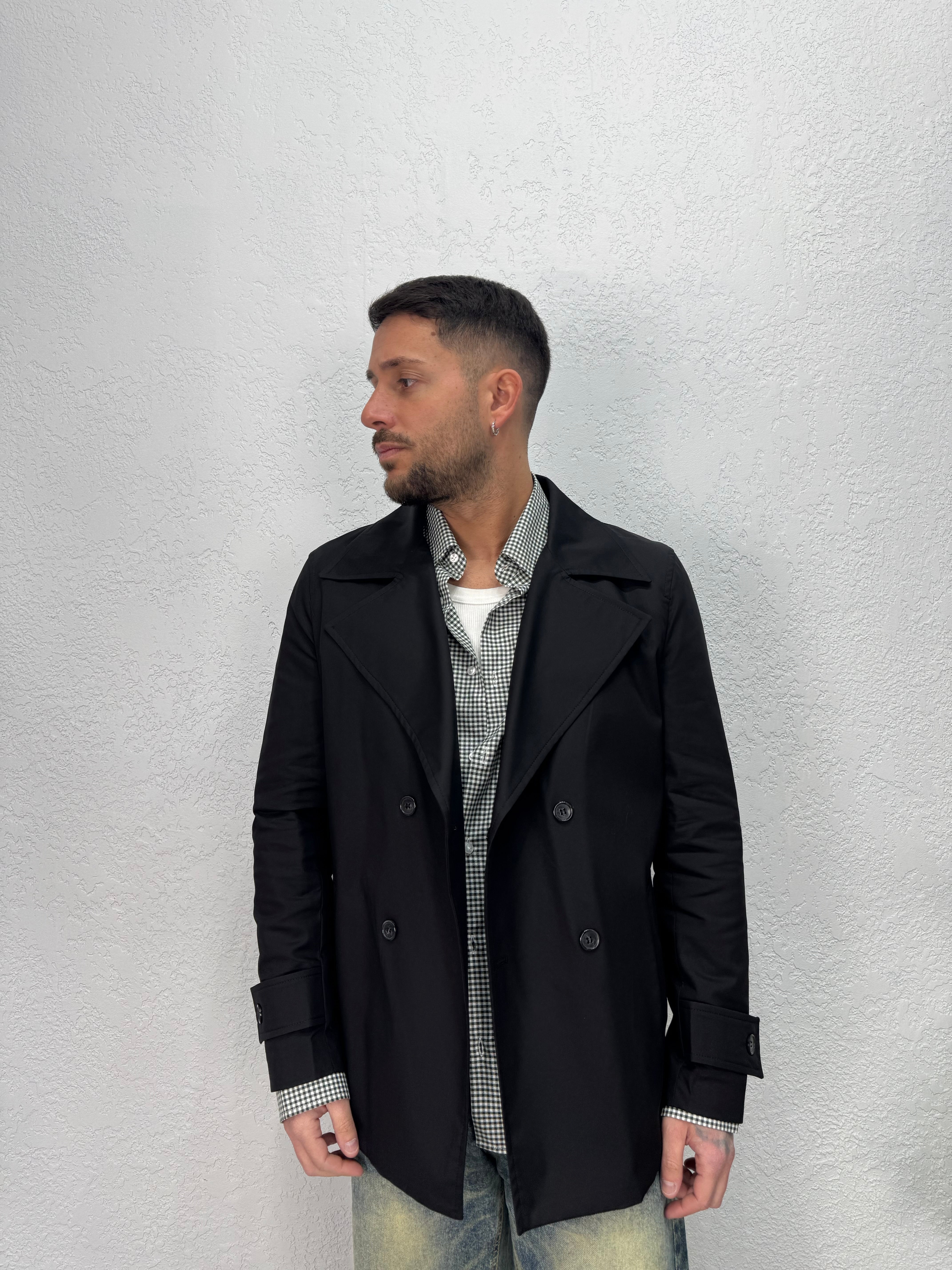TRENCH CORTO