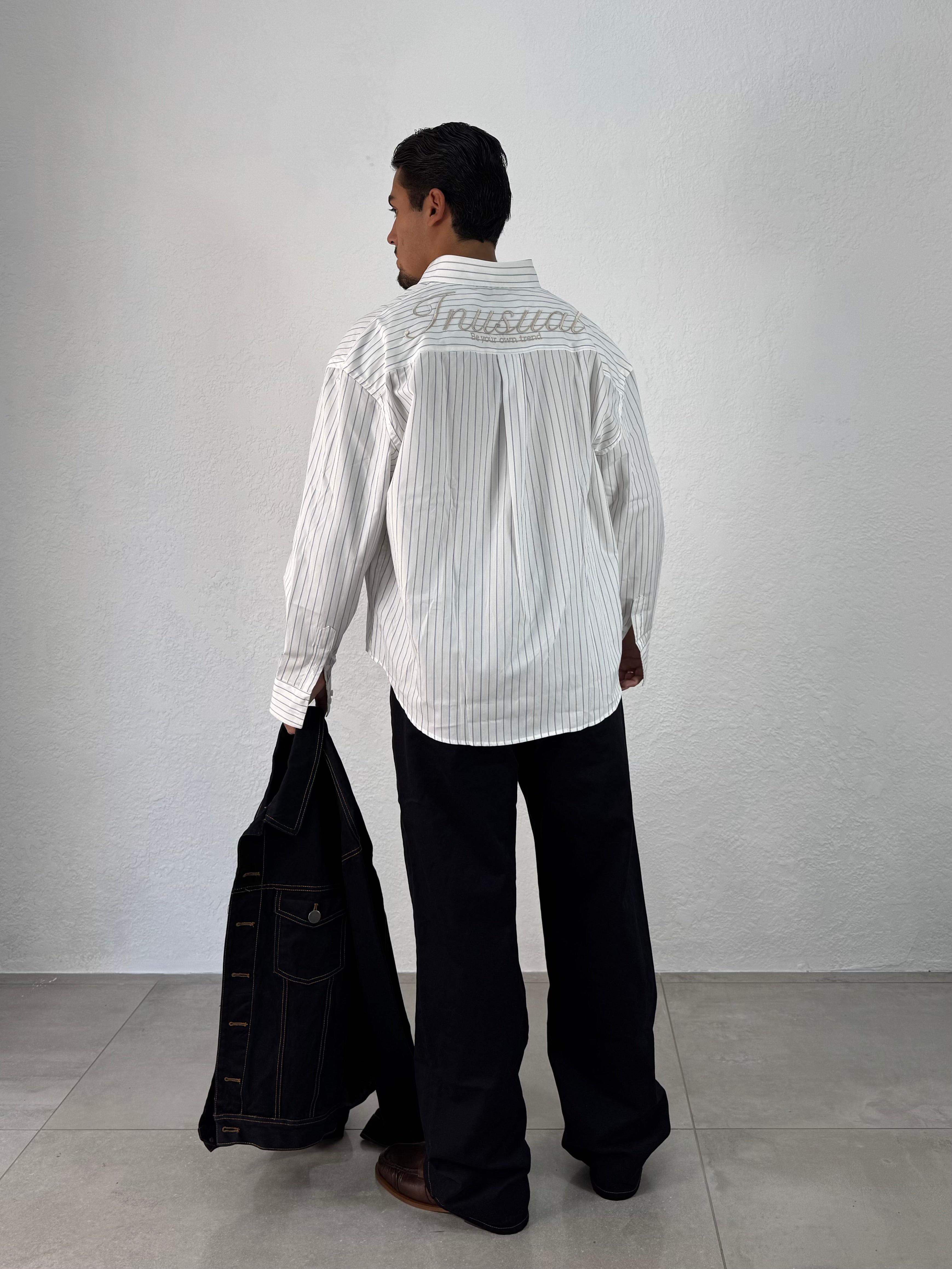 CAMICIA INUSUAL RIGATA CELESTE/NERO CON RICAMO