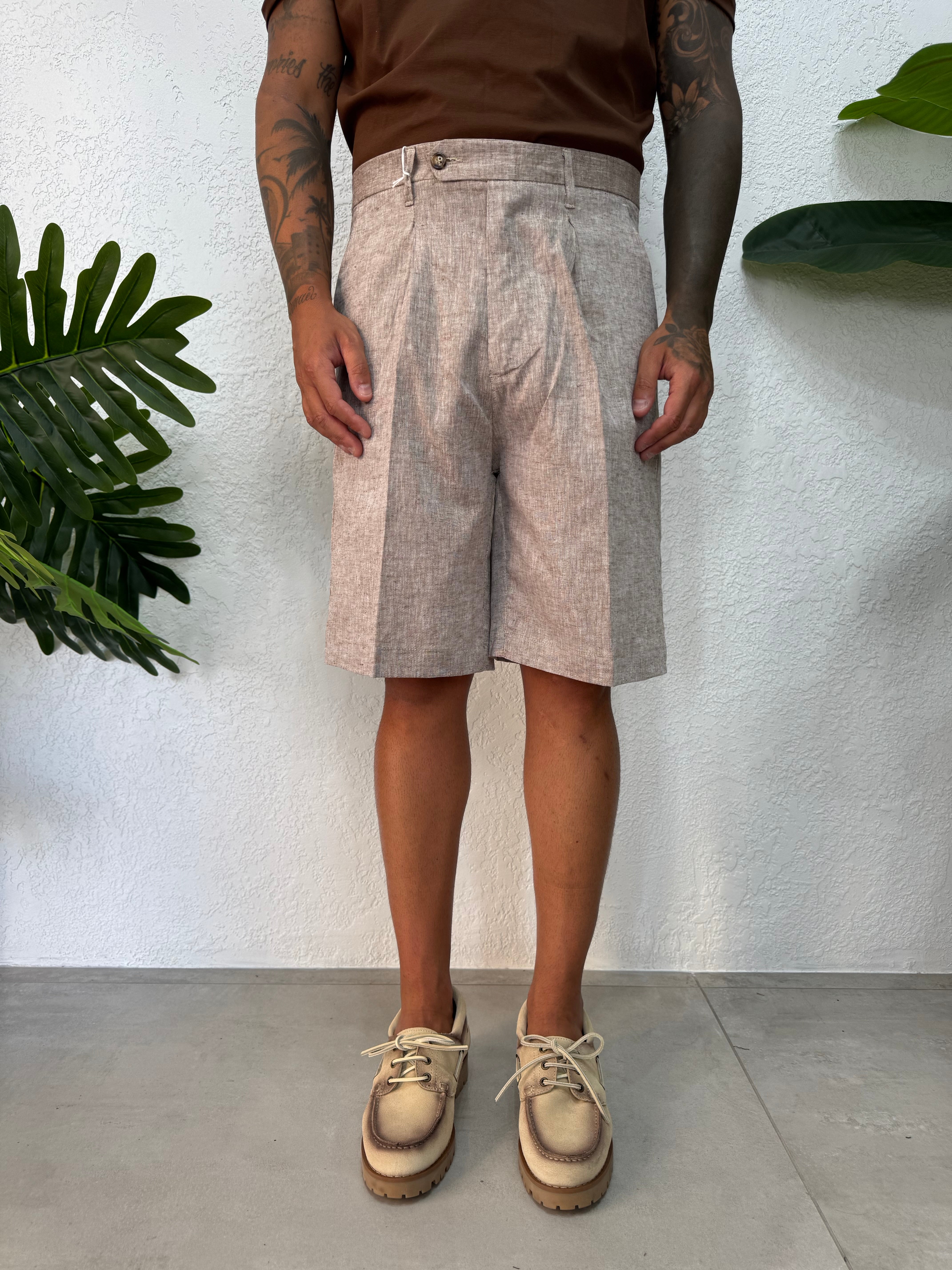 Bermuda classico con Pinces in Lino