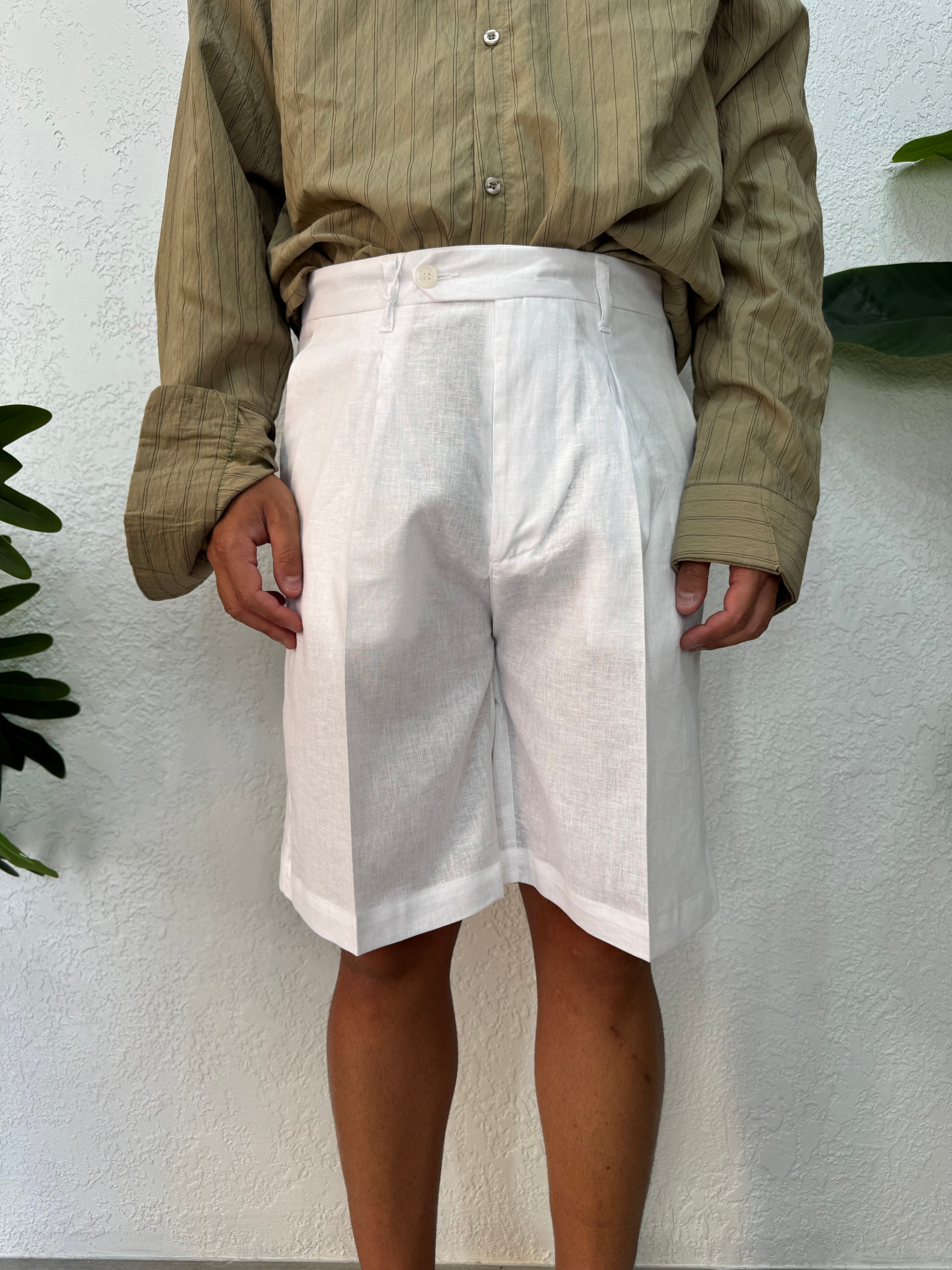 Bermuda classico con Pinces in Lino