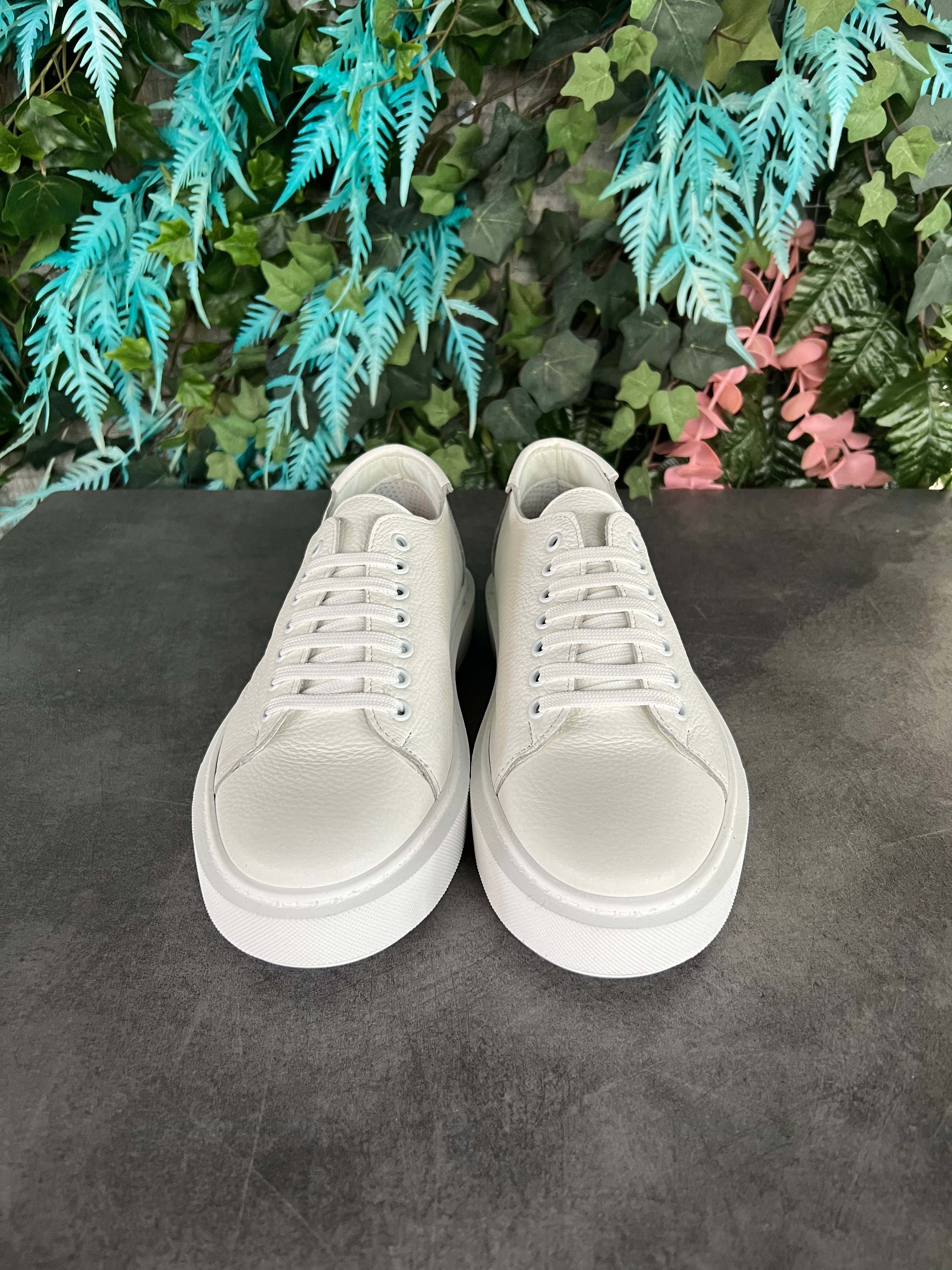 Sneakers White