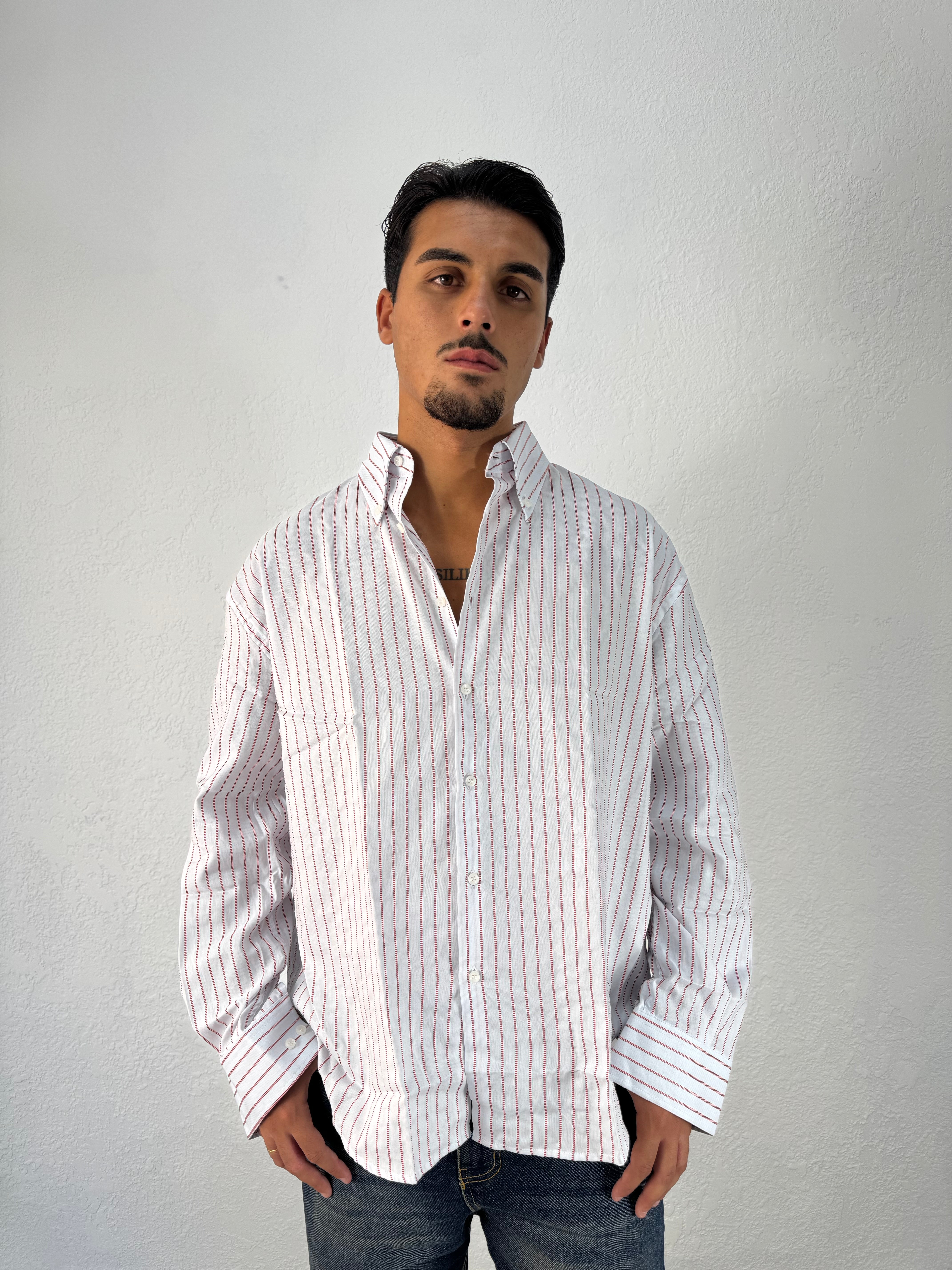CAMICIA INUSUAL RIGATA ROSSA CON RICAMO