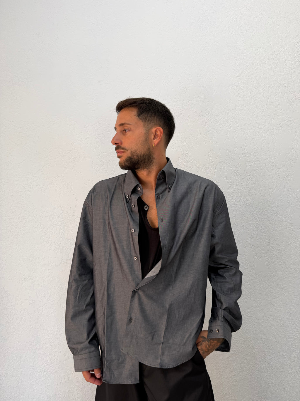 CAMICIA OVER STONDATA CON RICAMO VD TINTA UNITÀ
