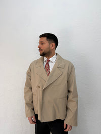 TRENCH CORTO