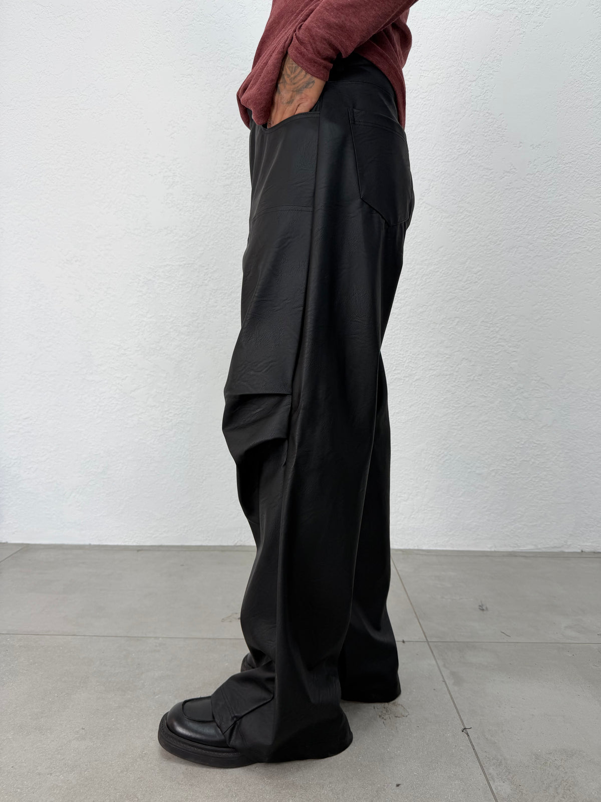 PANTALONE EFFETTO PELLE