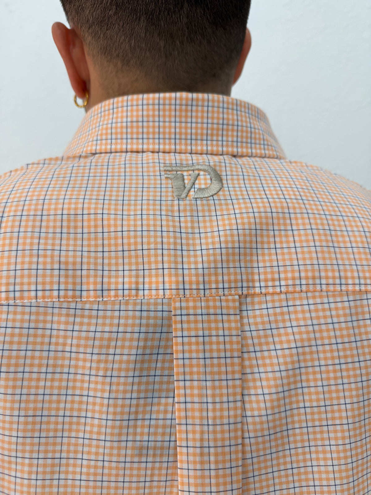 CAMICIA OVER STONDATA CON RICAMO VD QUADRI ARANCIO/BLU