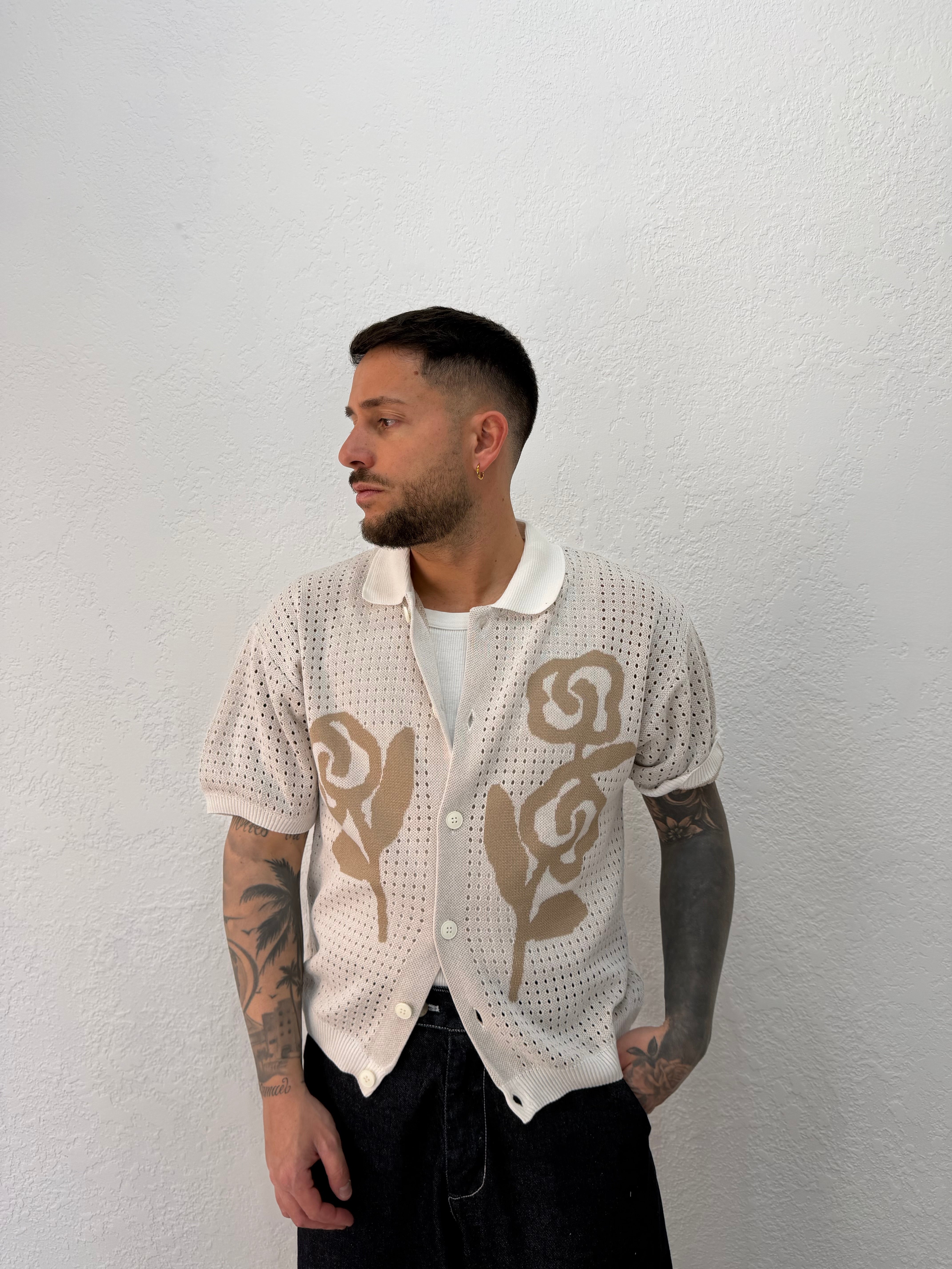 CAMICIA IN FILO CON RICAMO FIORE