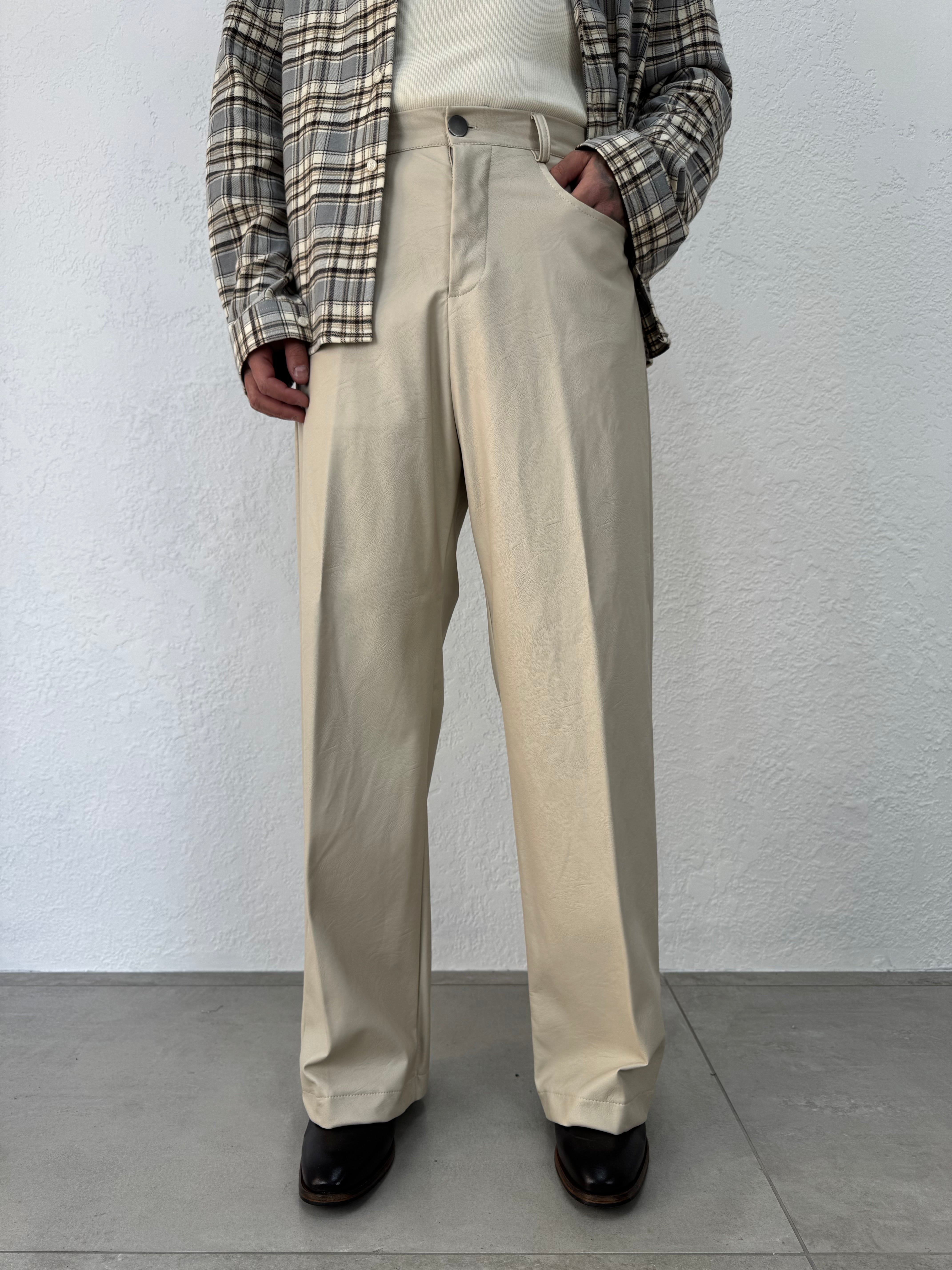 PANTALONE EFFETTO PELLE