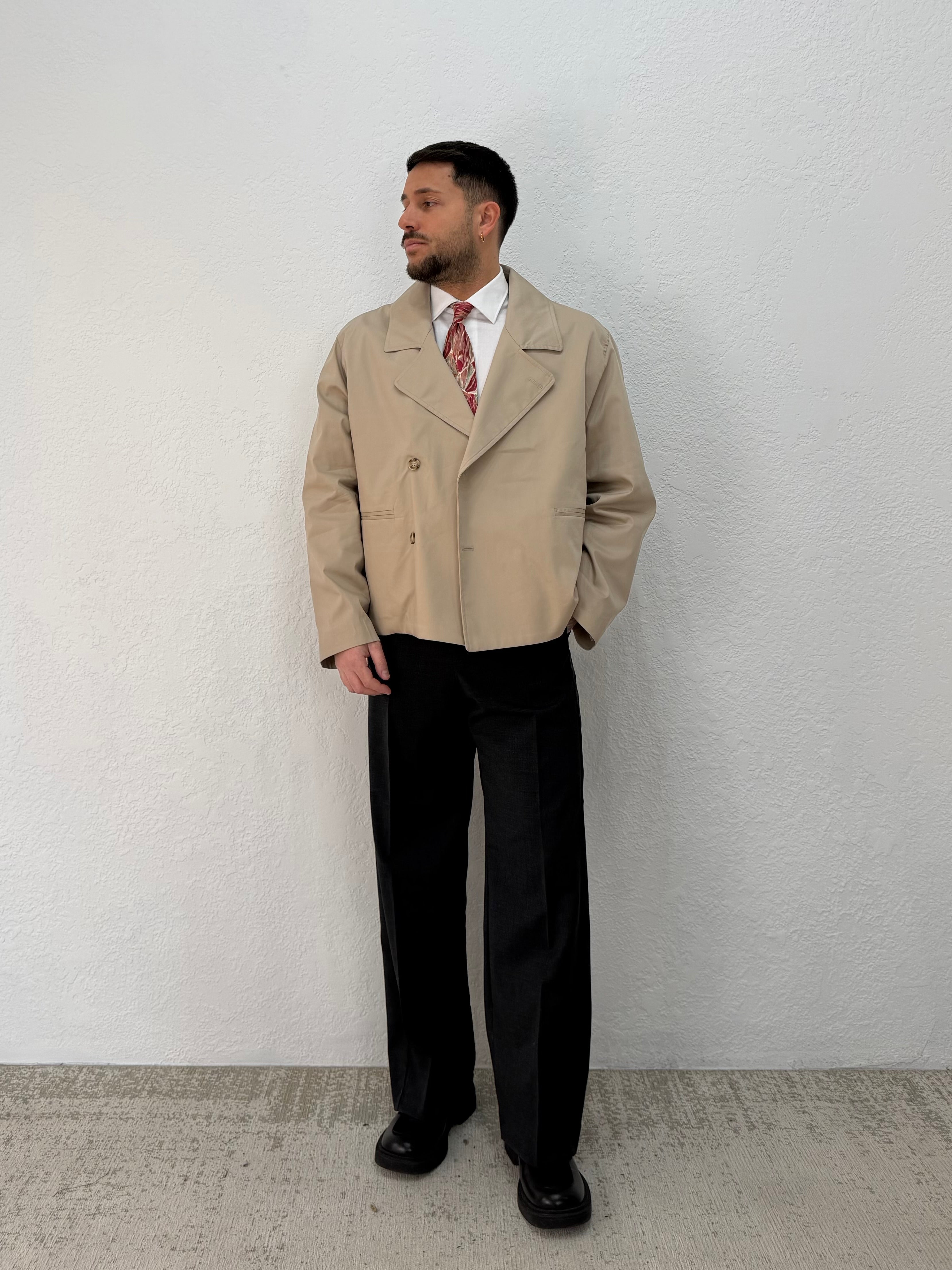 TRENCH CORTO