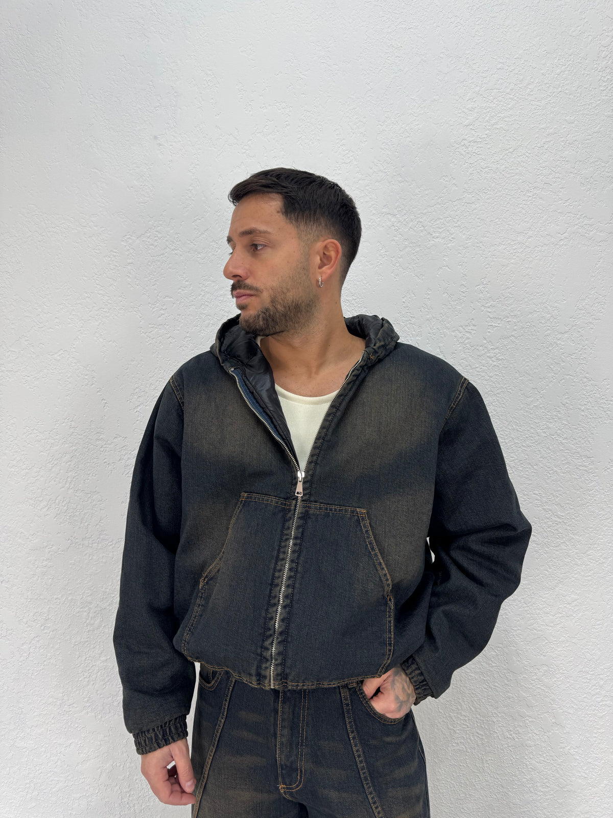 JACKET IN JEANS LESS IMBOTTITO CON CAPPUCCIO