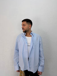 CAMICIA OVER STONDATA CON RICAMO VD RIGATA CELESTE