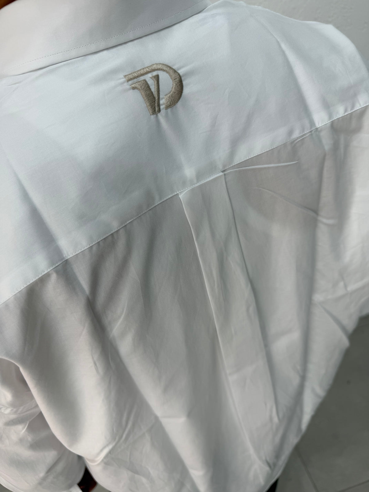 CAMICIA OVER STONDATA CON RICAMO VD TINTA UNITÀ