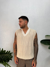 Smanicato scollo V con Treccia