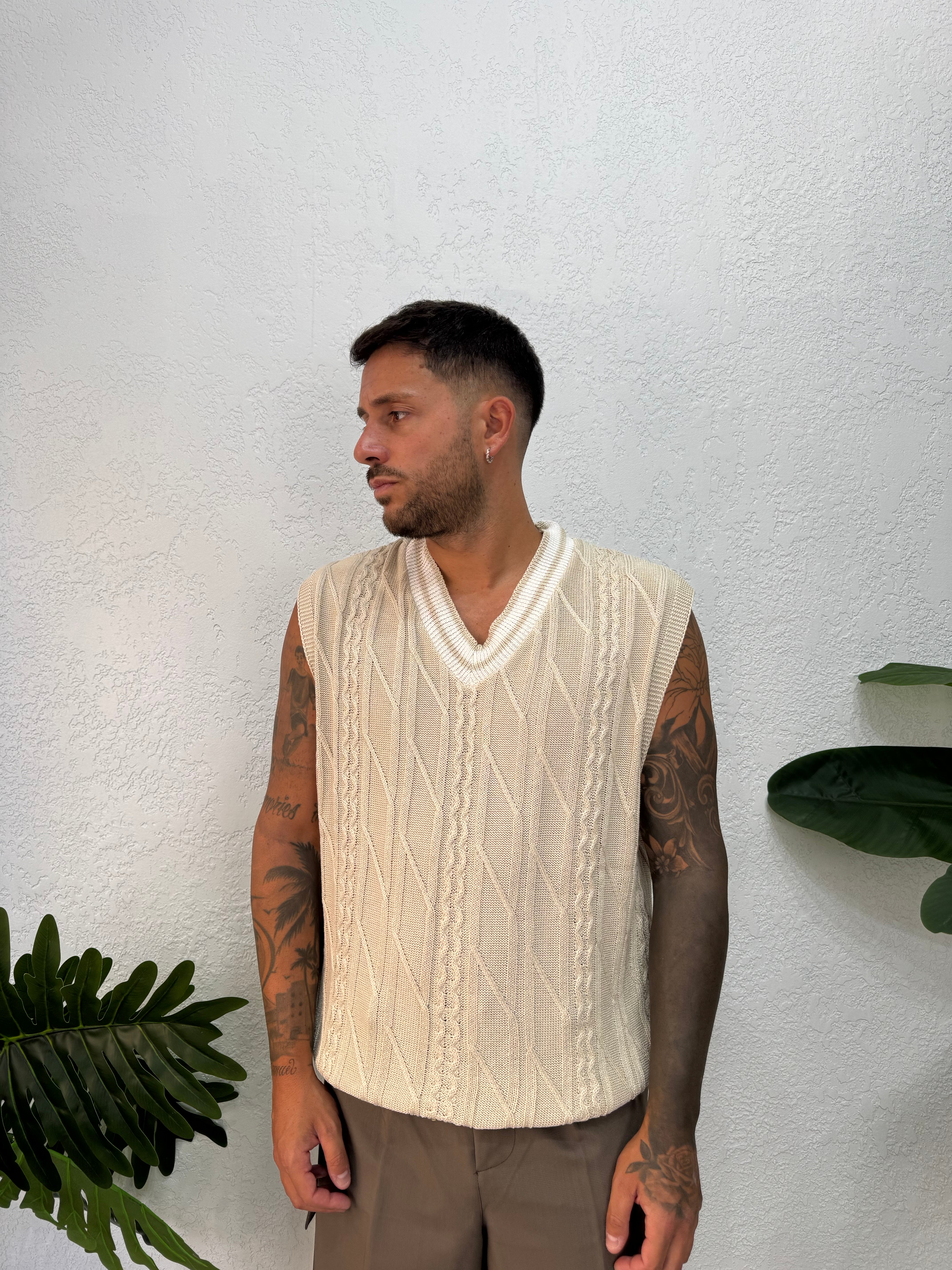 Smanicato scollo V con Treccia