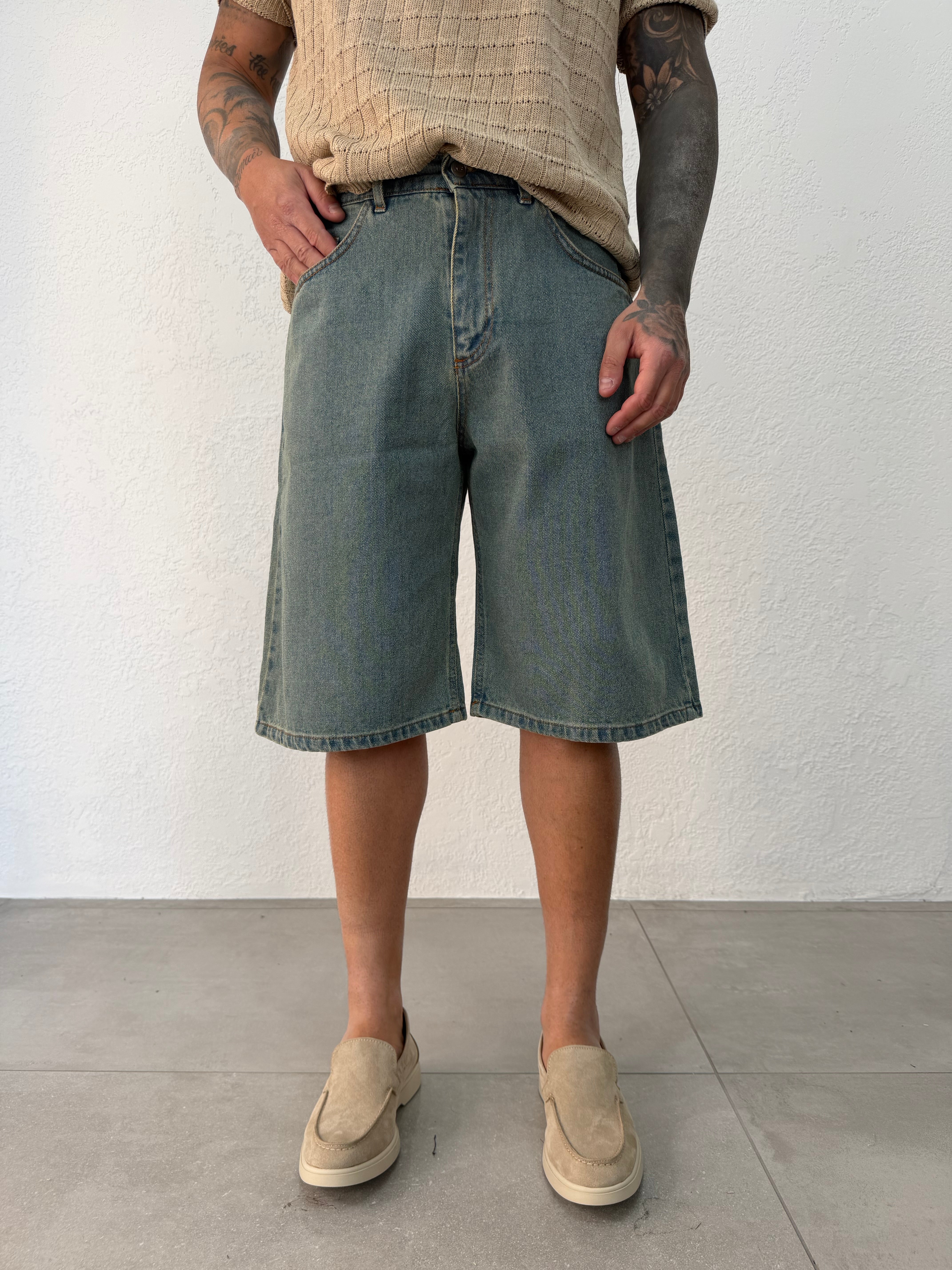 BERMUDA OVER IN JEANS