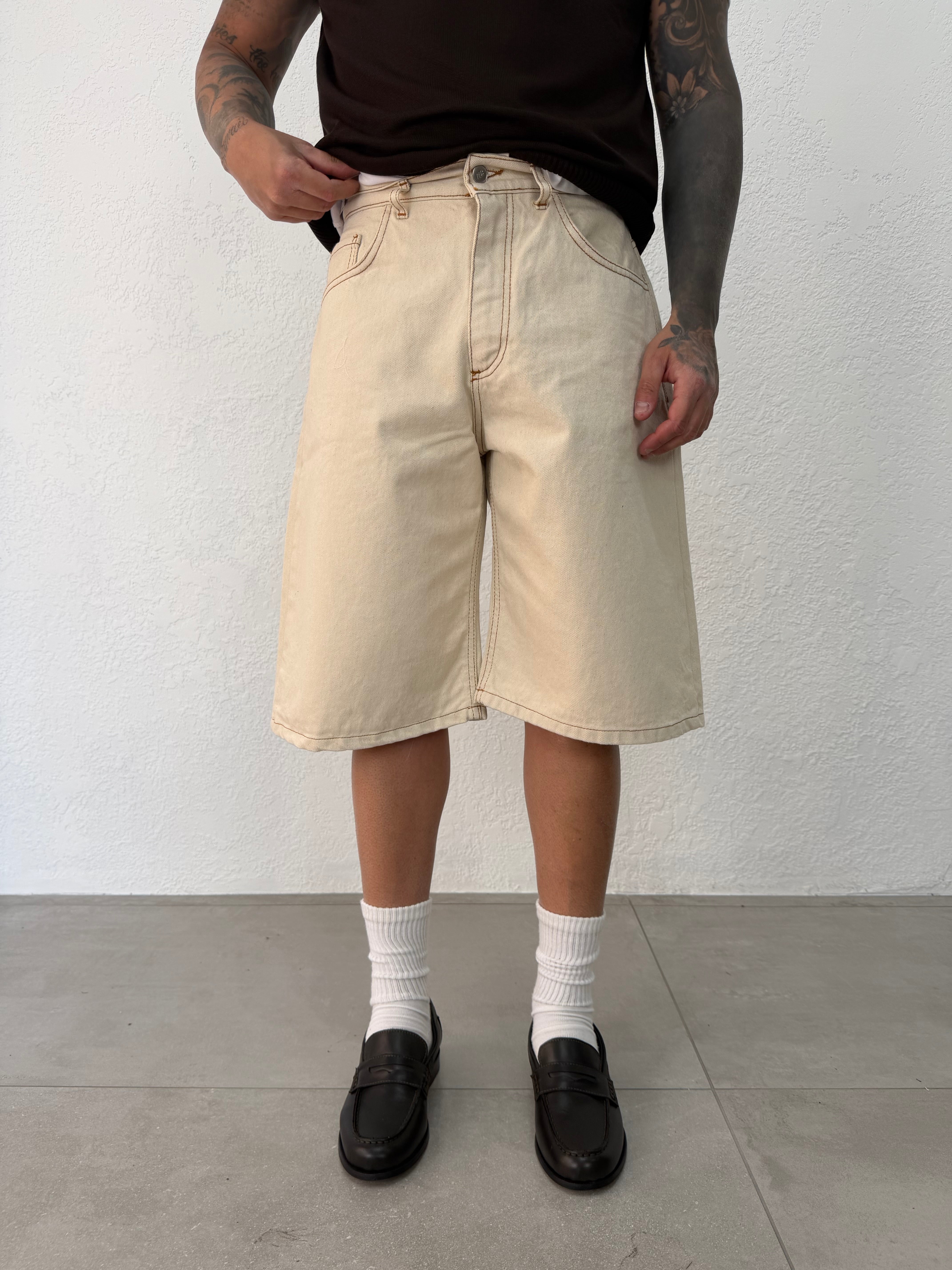 BERMUDA OVER BEIGE