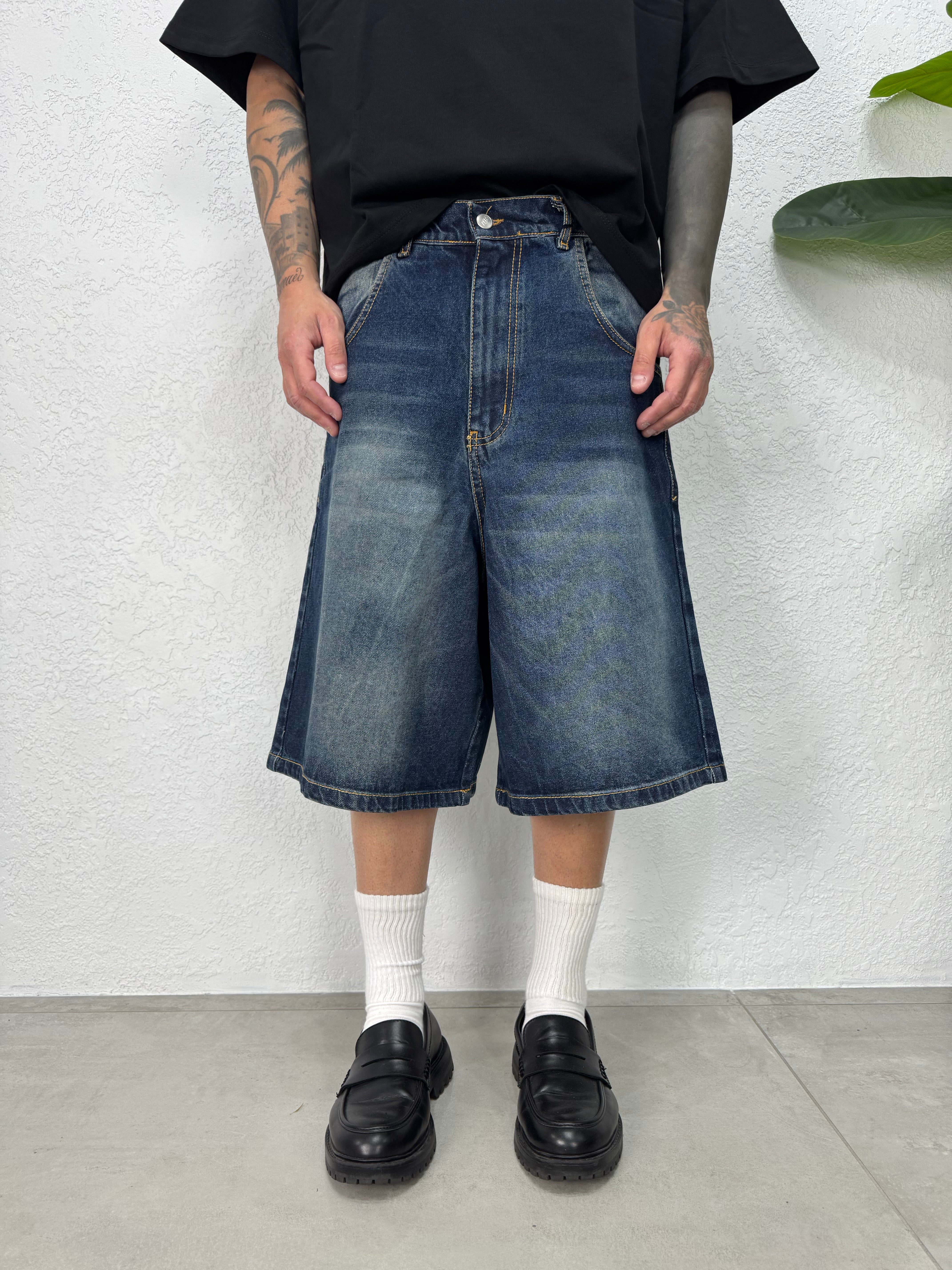 Bermuda in Jeans Over