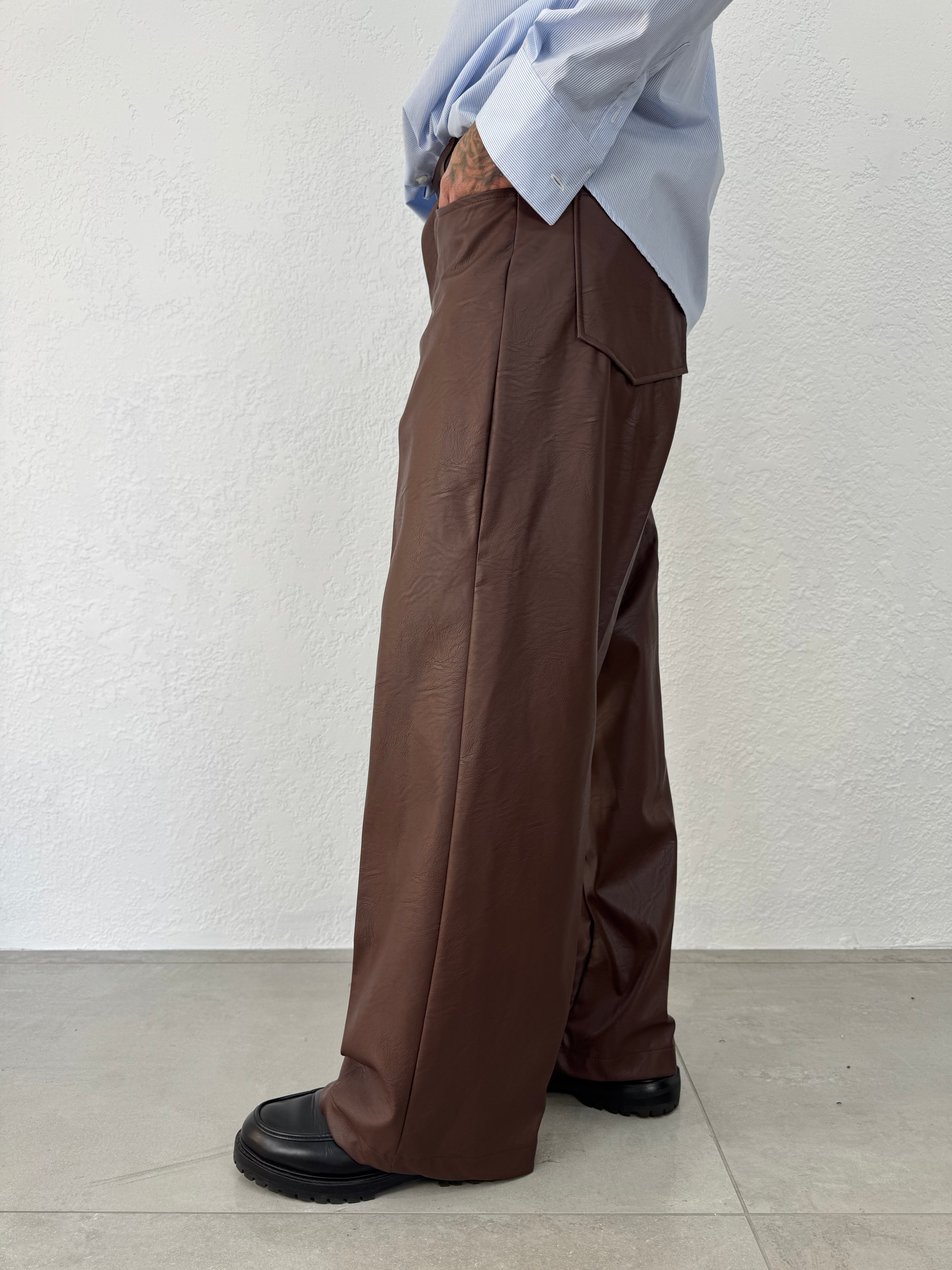 PANTALONE EFFETTO PELLE