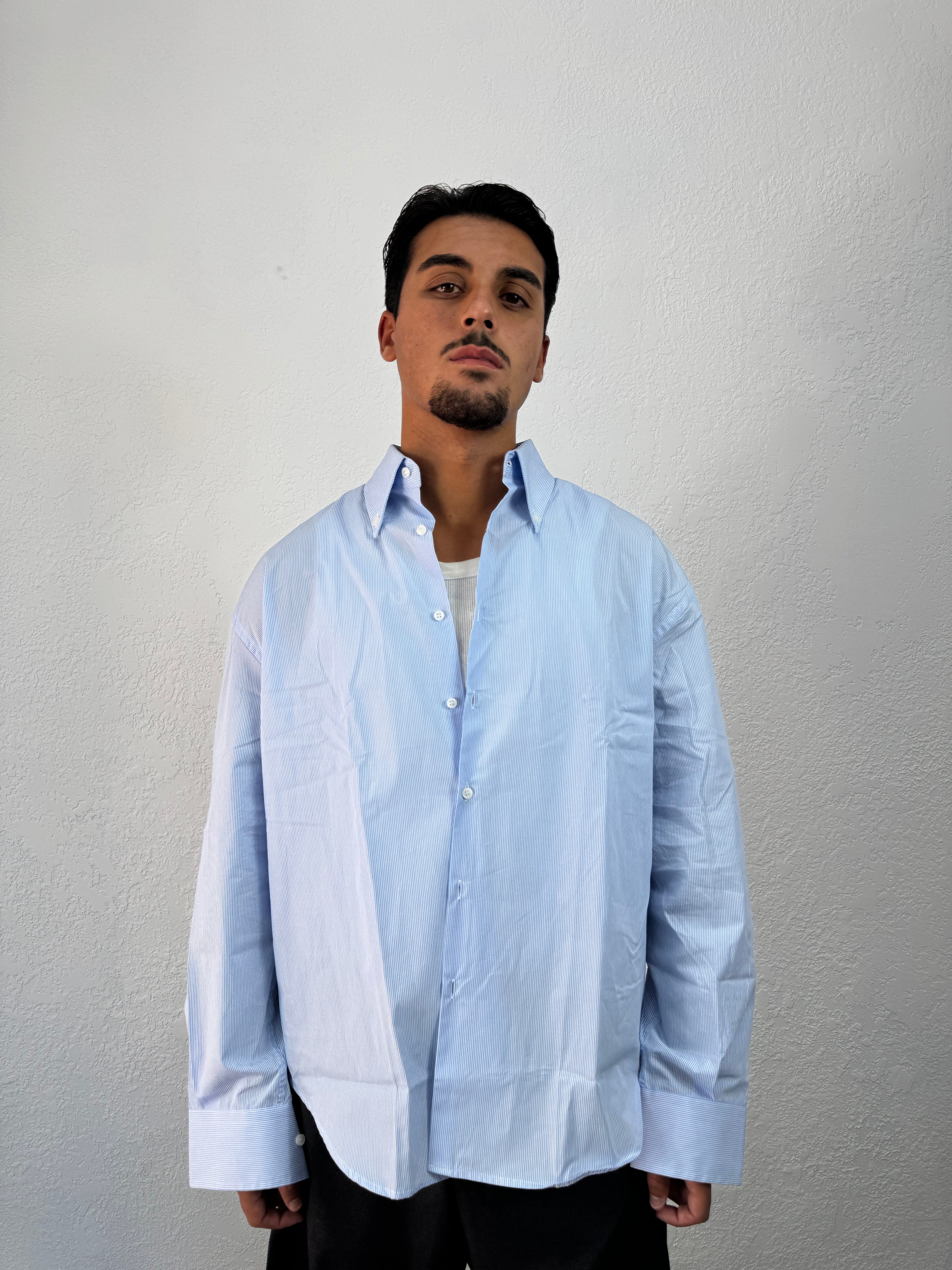 CAMICIA INUSUAL RIGATA CELESTE CON RICAMO