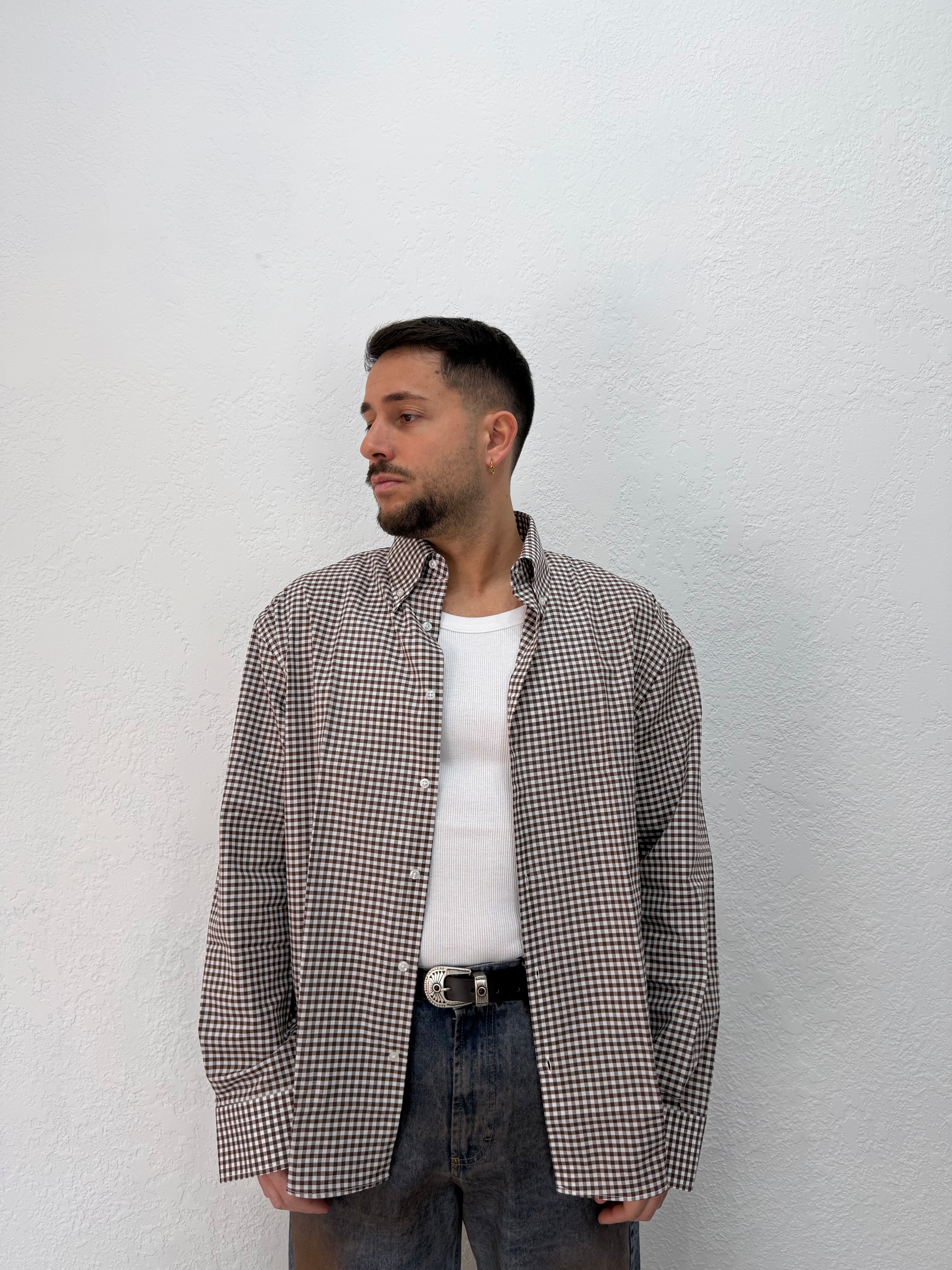 CAMICIA OVER STONDATA CON RICAMO VD QUADRI MARRONE