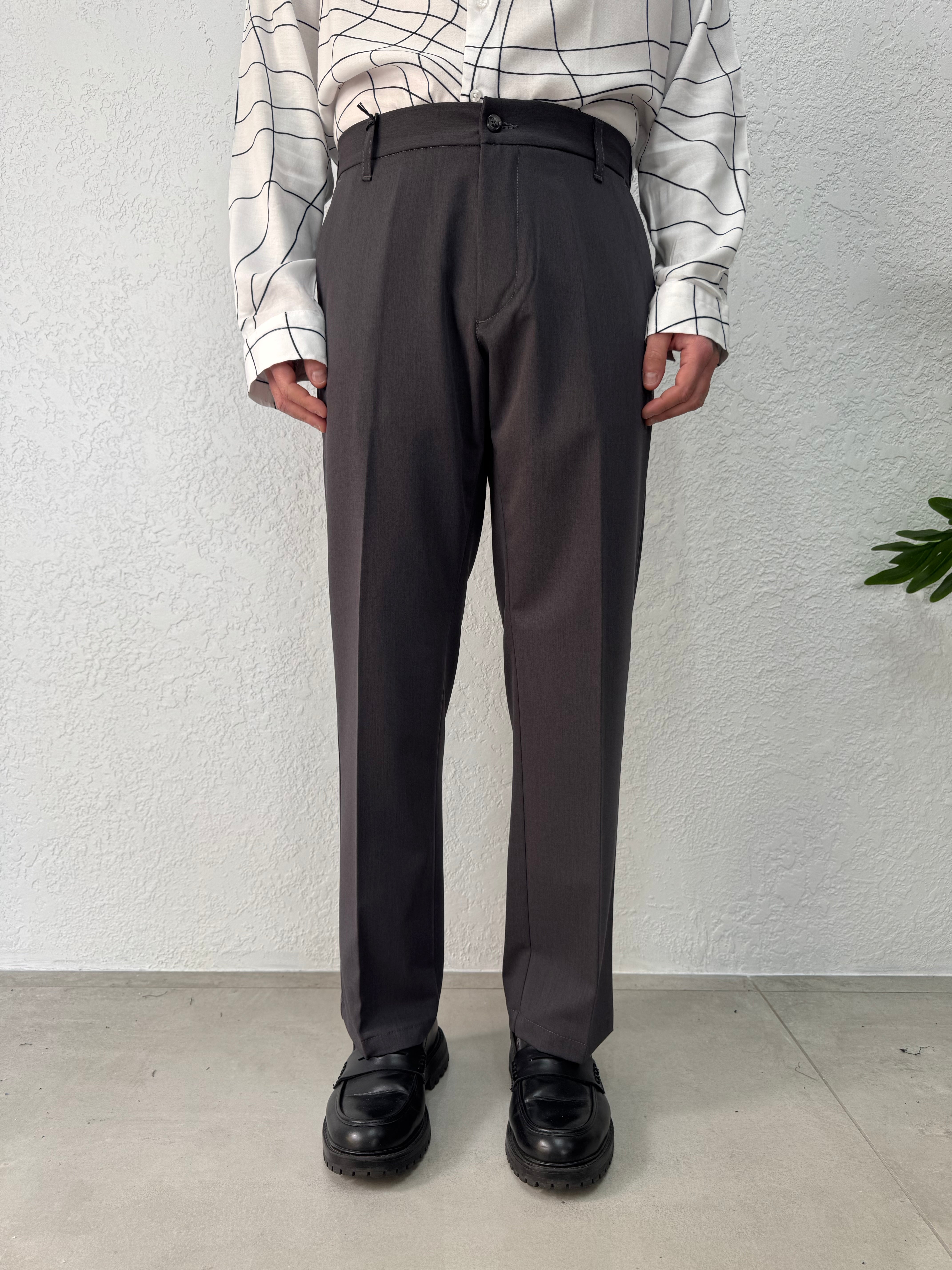 Grigio scuro / 44