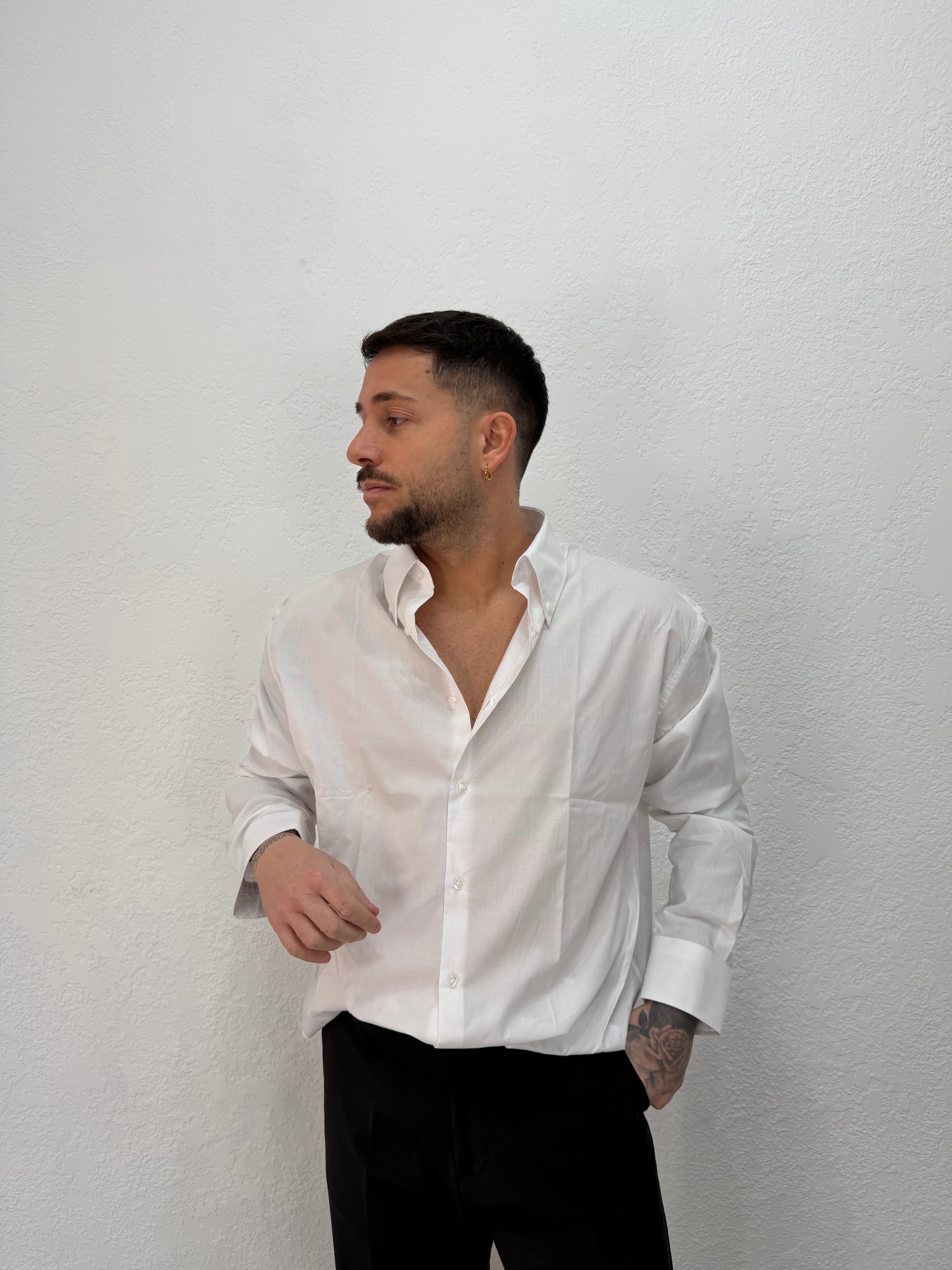 CAMICIA OVER STONDATA CON RICAMO VD TINTA UNITÀ